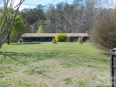 2797 Playmore Beach Nw Rd NW, Morganton, NC 28655