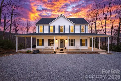 11 Starlight Dr, Black Mountain, NC 28711