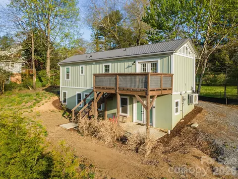 106 Joy Ridge Dr, Black Mountain, NC 28711