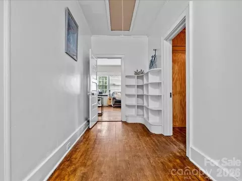 Entry Way - 430 3rd St, Cheraw, SC 29520 photo 1 of 2