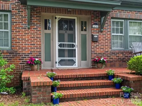 Exterior - 430 3rd St, Cheraw, SC 29520 photo 3 of 8