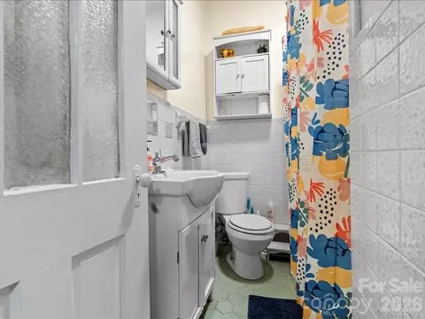Bath - 430 3rd St, Cheraw, SC 29520 photo 1 of 3
