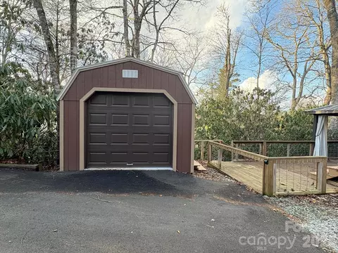 157 Hemlock Loop, Newland, NC 28657 photo 13