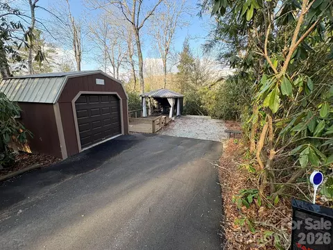 157 Hemlock Loop, Newland, NC 28657 photo 12
