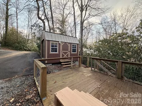 157 Hemlock Loop, Newland, NC 28657 photo 11