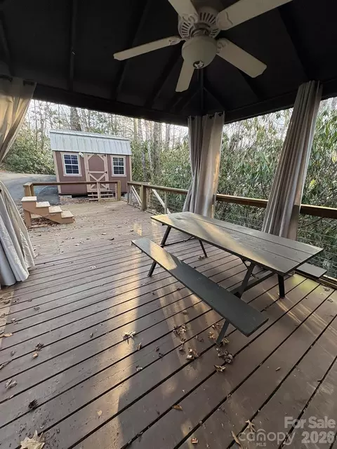 157 Hemlock Loop, Newland, NC 28657 photo 10