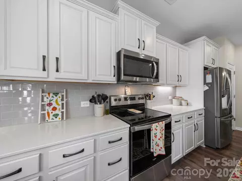 Kitchen - 777 Alexander Commons Dr, Monroe, NC 28112 photo 2 of 7