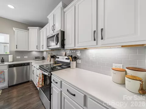 Kitchen - 777 Alexander Commons Dr, Monroe, NC 28112 photo 5 of 7