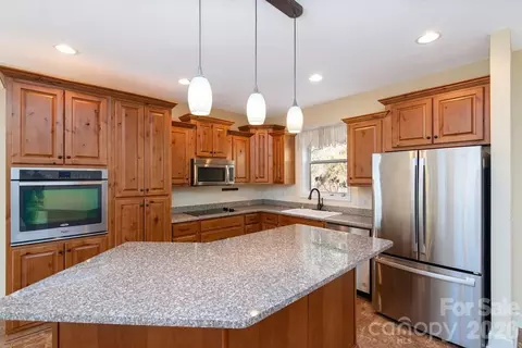 Kitchen - 12 Chigger Ridge Rd, Sylva, NC 28779 photo 1 of 1