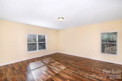 Living - 12 Chigger Ridge Rd, Sylva, NC 28779 photo 4 of 4