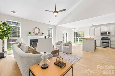 20307 Southshore Dr, Cornelius, NC 28031