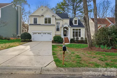 4915 Benthaven Ln, Charlotte, NC 28269