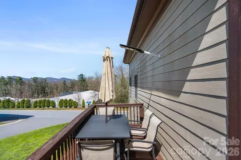 11 Trevors Trl, Asheville, NC 28806