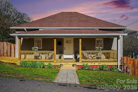 28 2nd St, Cramerton, NC 28032
