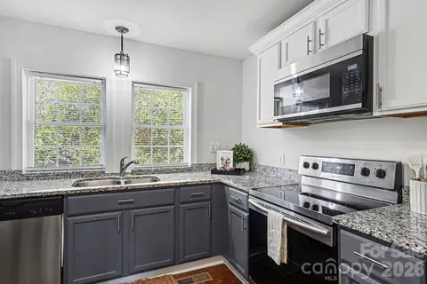 28 2nd St, Cramerton, NC 28032