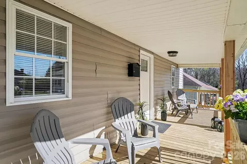 Exterior - 28 2nd St, Cramerton, NC 28032 photo 5 of 7