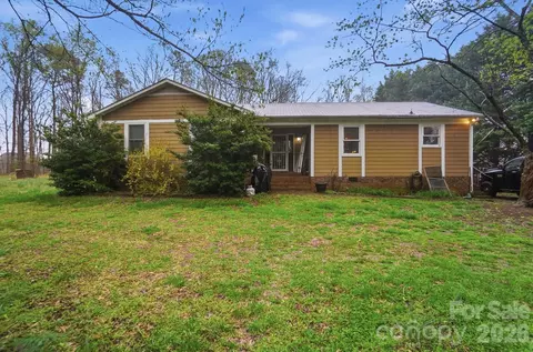 5153 Blackberry Ln, Matthews, NC 28104