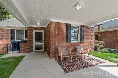 Exterior - 19960 Oak Leaf Cir, Cornelius, NC 28031 photo 1 of 4