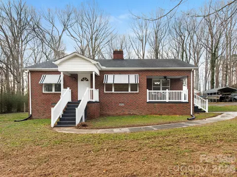 5851 Tuckaseegee Rd, Kannapolis, NC 28081