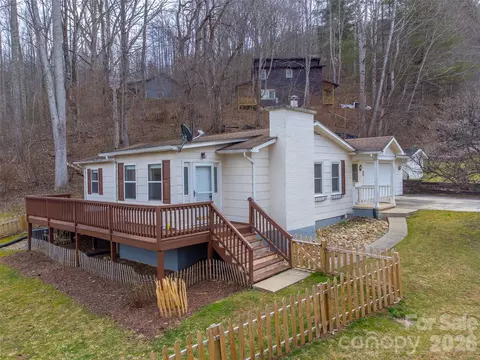 57 Melody Ln, Maggie Valley, NC 28751
