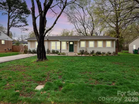 4214 Vinetta Ct, Charlotte, NC 28215
