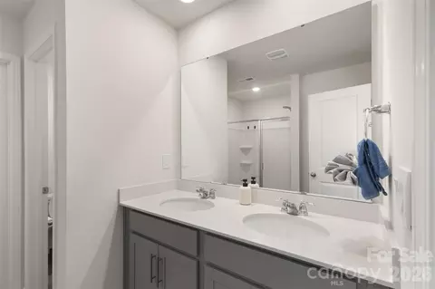 Bath - 1643 Secrest Commons Dr, Monroe, NC 28112 photo 2 of 3