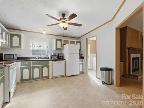 Kitchen - 959 Langley Dr, Chester, SC 29706 photo 3 of 4