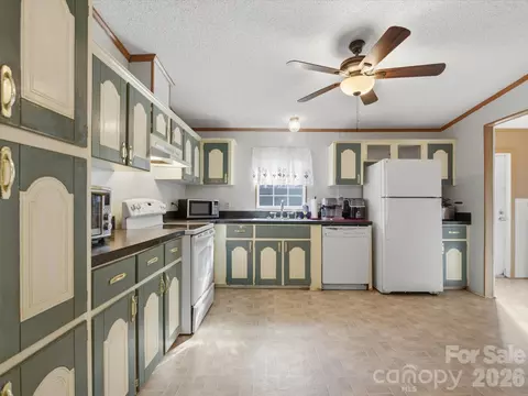 Kitchen - 959 Langley Dr, Chester, SC 29706 photo 2 of 4
