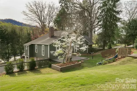 1 Ridgefield Pl, Asheville, NC 28803