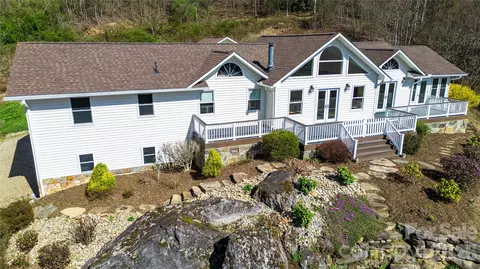 770 Discovery Pl, Sylva, NC 28779