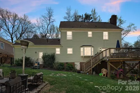 Exterior - 3228 Devon Croft Ln, Charlotte, NC 28269 photo 2 of 10
