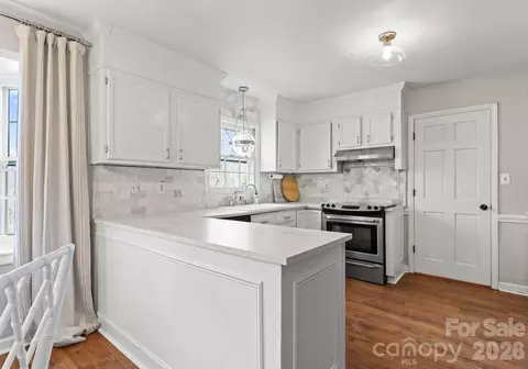 Kitchen - 3228 Devon Croft Ln, Charlotte, NC 28269 photo 2 of 3
