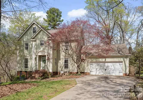 Exterior - 3228 Devon Croft Ln, Charlotte, NC 28269 photo 4 of 10