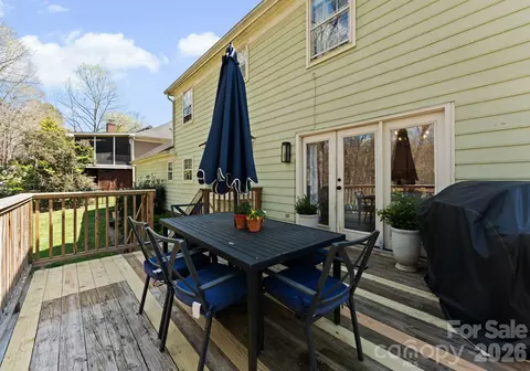 Exterior - 3228 Devon Croft Ln, Charlotte, NC 28269 photo 3 of 10
