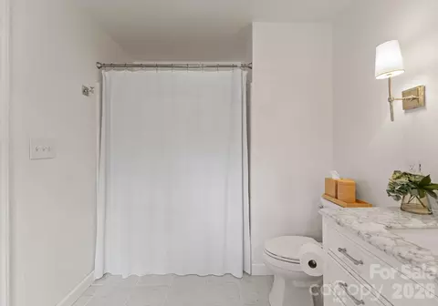 Bath - 3228 Devon Croft Ln, Charlotte, NC 28269 photo 5 of 5