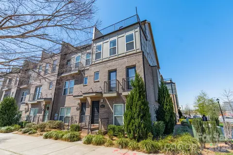 3838 Sky Haven Dr, Charlotte, NC 28209