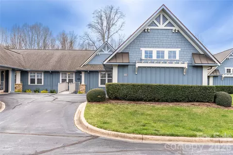3003 Blue Goose Ct, Hendersonville, NC 28792