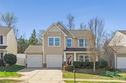 621 Rook Rd, Charlotte, NC 28216