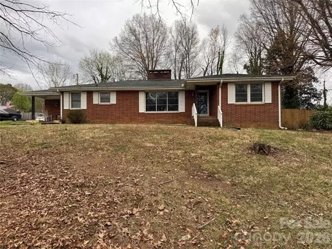 138 Devonway St, Eden, NC 27288