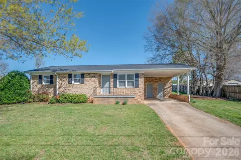 273 Trojan Ln, Forest City, NC 28043