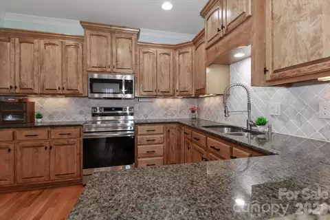 Kitchen - 3368 Keady Mill Loop, Kannapolis, NC 28081 photo 3 of 4