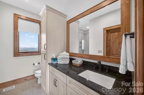 Bath - 352 Great Sky Dr, Banner Elk, NC 28604 photo 2 of 2