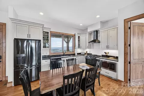 Kitchen - 352 Great Sky Dr, Banner Elk, NC 28604 photo 2 of 2
