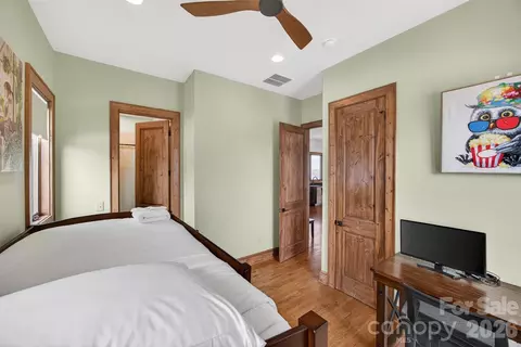 Bedroom - 352 Great Sky Dr, Banner Elk, NC 28604 photo 4 of 8