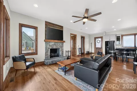 Living - 352 Great Sky Dr, Banner Elk, NC 28604 photo 3 of 4