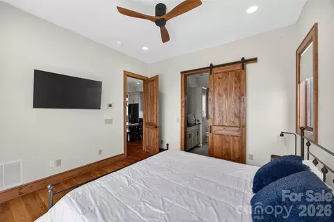 Bedroom - 352 Great Sky Dr, Banner Elk, NC 28604 photo 2 of 8