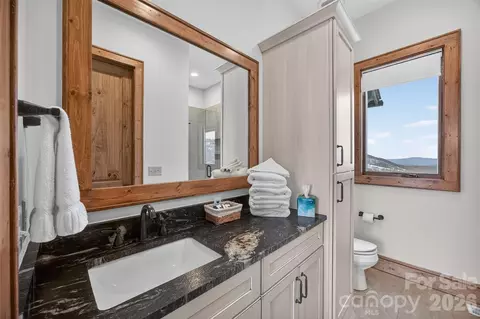 Bath - 352 Great Sky Dr, Banner Elk, NC 28604 photo 1 of 2