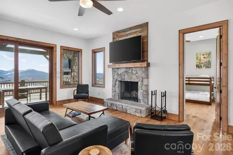 Living - 352 Great Sky Dr, Banner Elk, NC 28604 photo 2 of 4