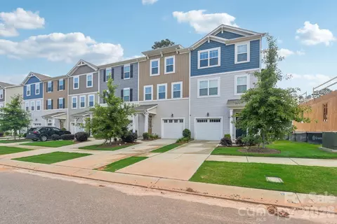 1134 Keydet Dr, Charlotte, NC 28216