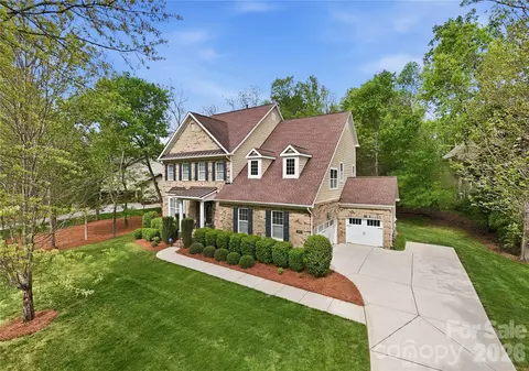 11521 Egrets Point Dr, Charlotte, NC 28278